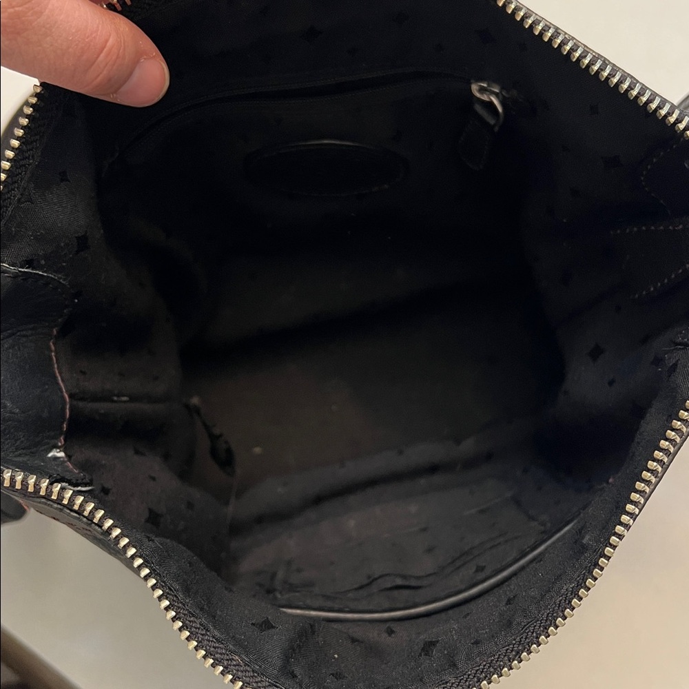 VINTAGE FOSSIL MADDOX BLACK PEBBLED LEATHER BUCKET BAG ZIP CLOSURE CROSSBODY - Picture 13 of 16